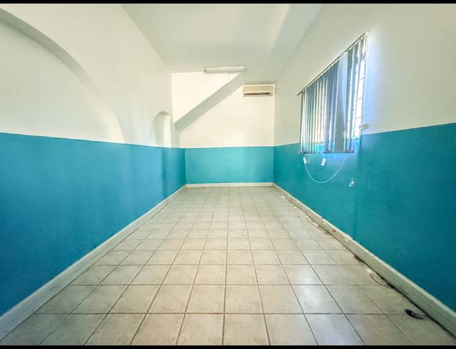 880M² BUILDING FOR SALE IN EMPANGENI CENTRAL